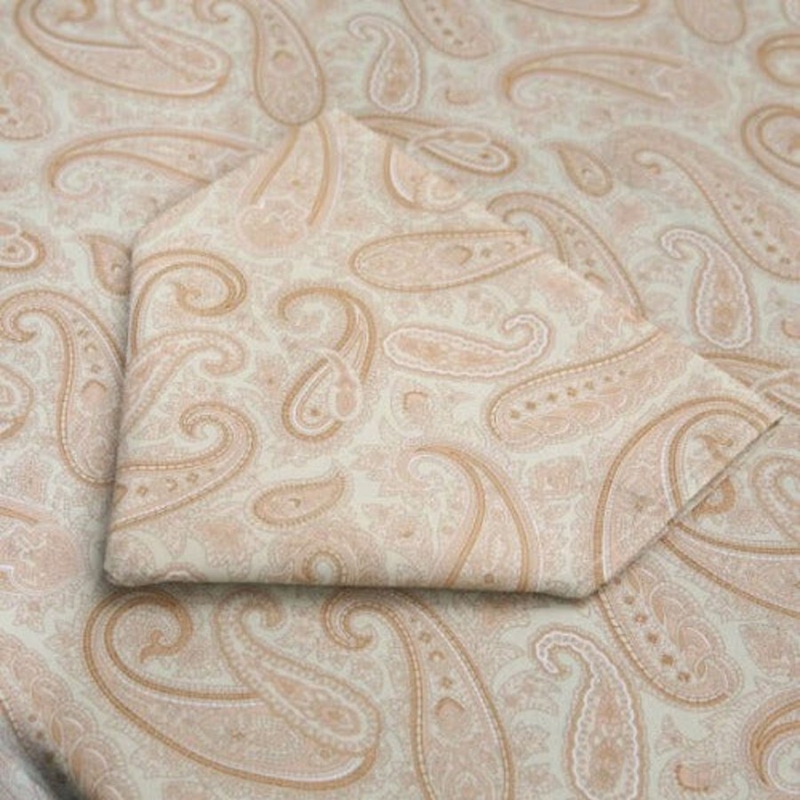 Homeware Chefanie | Creamy Paisley Tablecloth